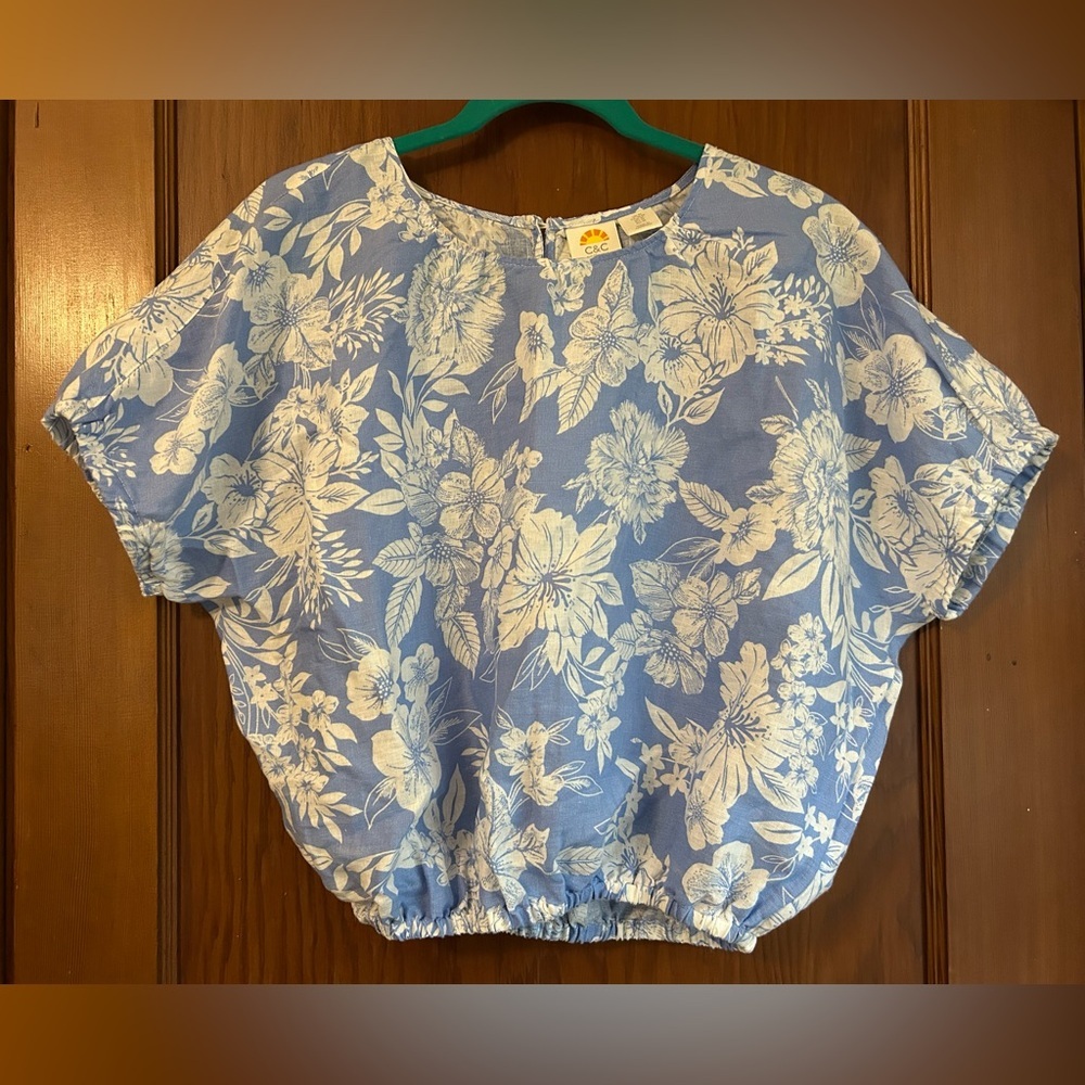 C+C California Women's Blue and White Floral Top